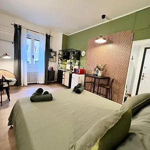 Appartamento La Bella Charme 3 Km Away From Duomo/ Netflix & Wi-fi Included, Milano
