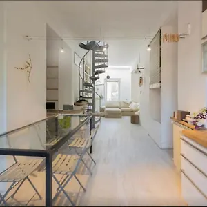Appartamento Design&terrazzo A 5 Min Dal Centro - Laura's House, Milano